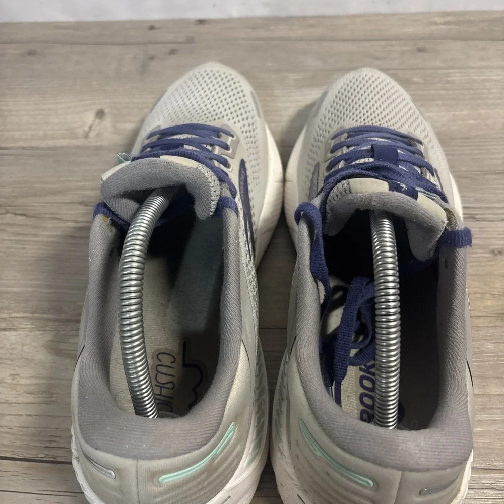 Womens 11 Brooks Adrenaline GTS 22 Running Training Sneaker Gray Blue White Shoe